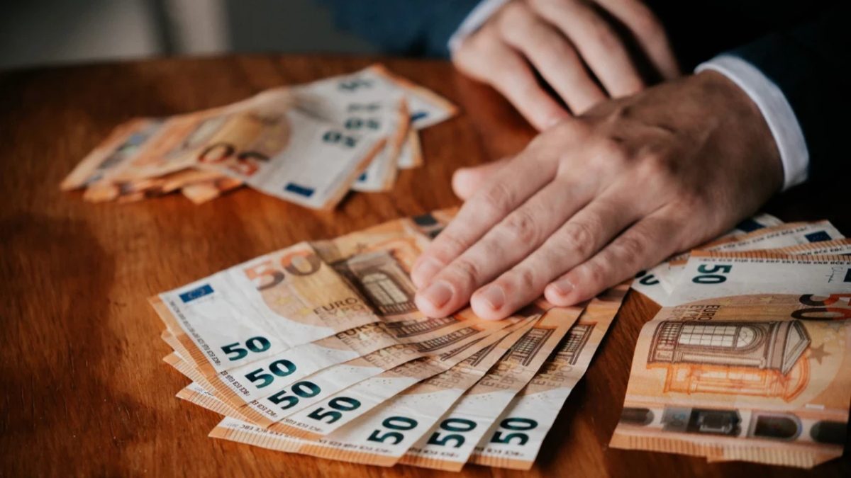 ECB, Euro Bölgesi'nde ücret artışlarının 2026'da kademeli olarak hızlanacağını duyurdu