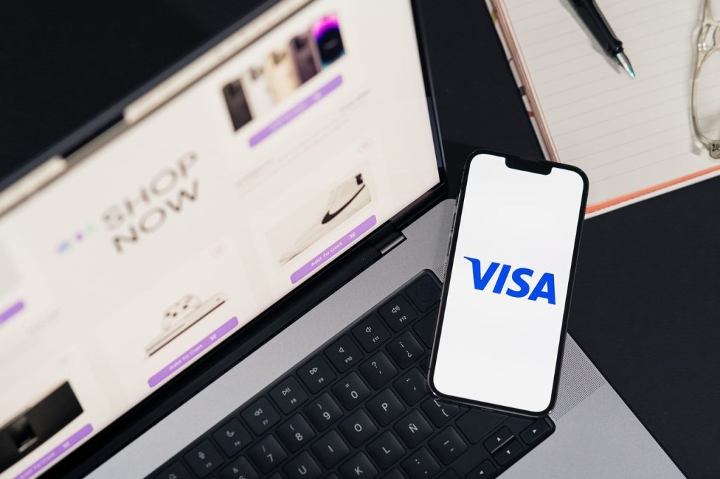 Visa'nın gelirleri artarak 6,3 milyar dolara ulaştı