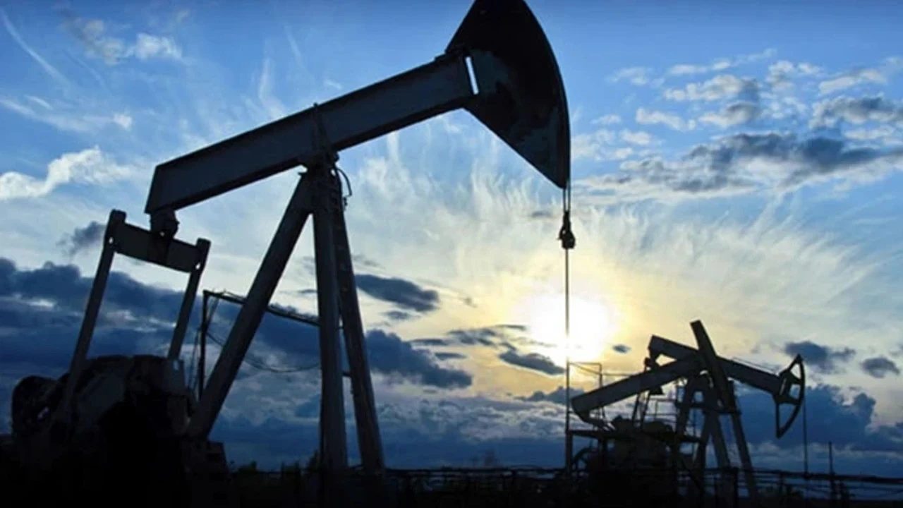 ABD'nin İran'a saldırısı sonrası Brent petrol fiyatı 90 doları aştı