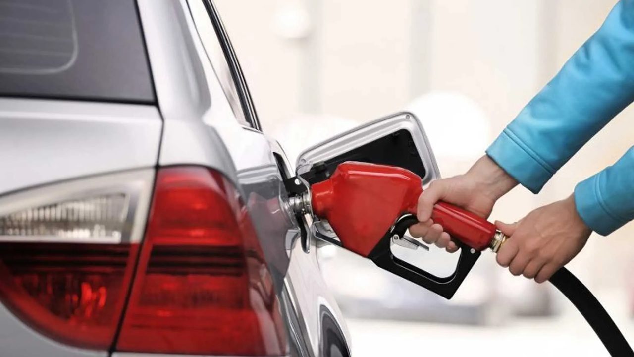 Akaryakıtta benzine 2 TL, motorine 6,85 TL zam bekleniyor