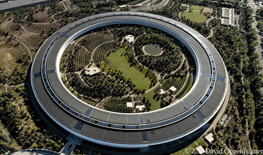 Apple, 100 milyar dolarlık hizmet gelirinde düşüş yaşadı