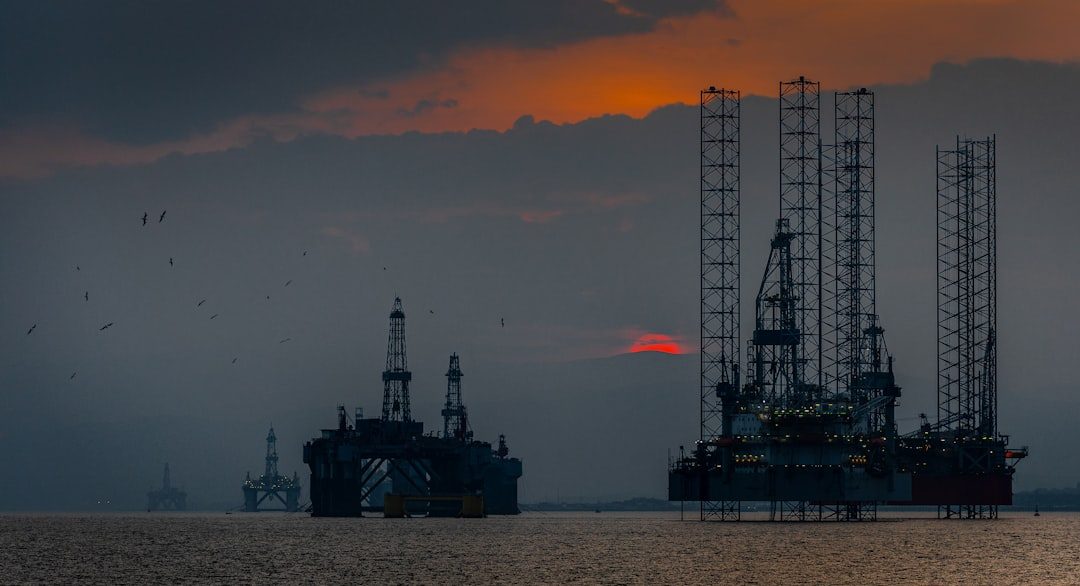 Brent petrolün varil fiyatı 79,91 dolara yükseldi