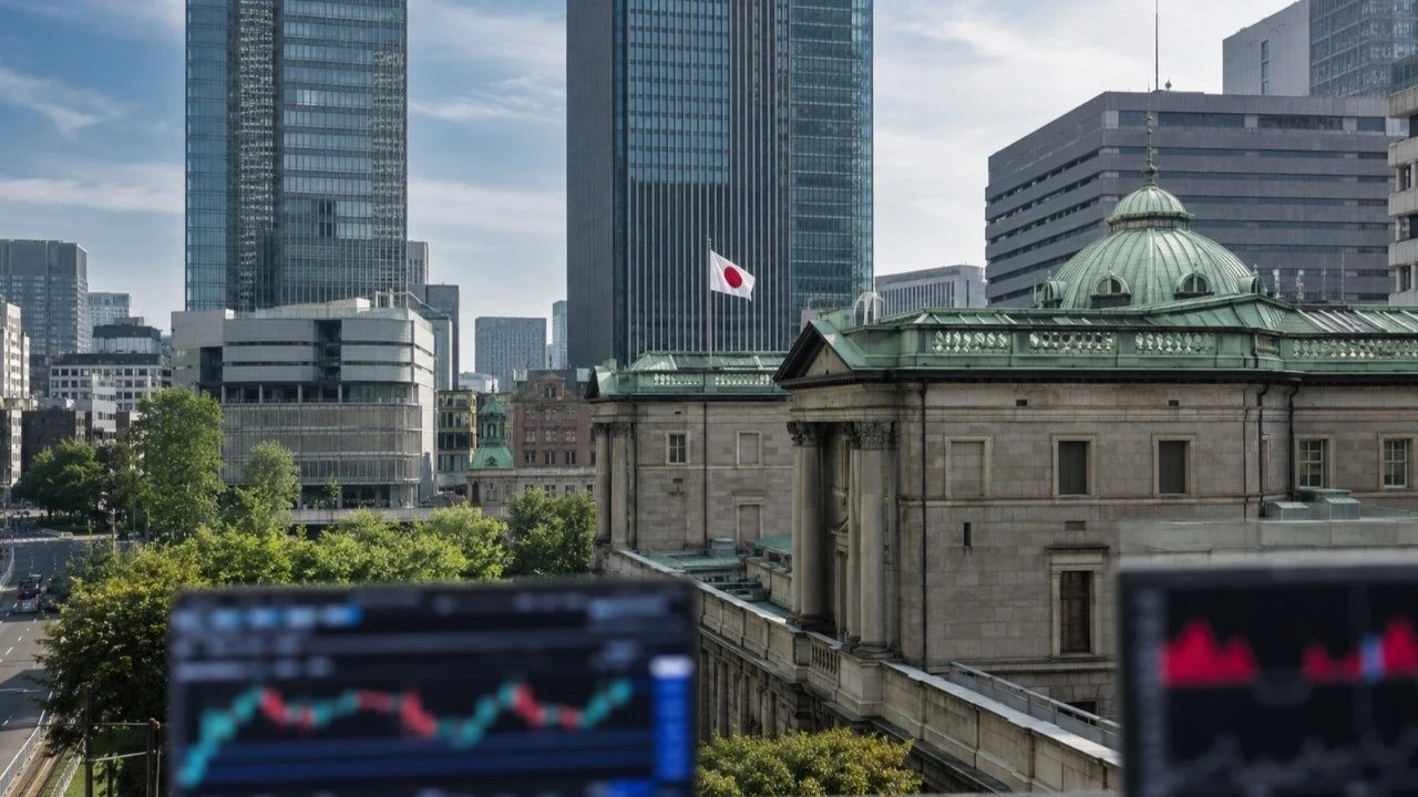 Japonya, haziranda 17 ay sonra cari açık verdi