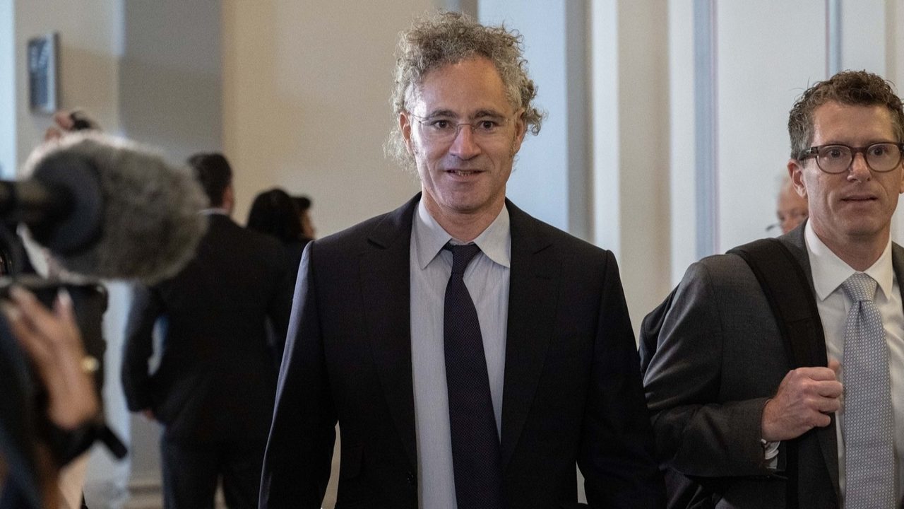 Palantir hisseleri yükseldi, CEO Alex Karp milyarderler listesinde yükseldi