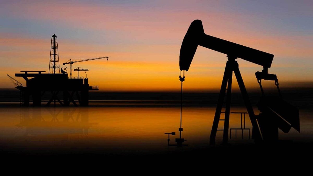 Petrol fiyatları Hürmüz Boğazı'ndaki diplomatik gelişmelerle düştü