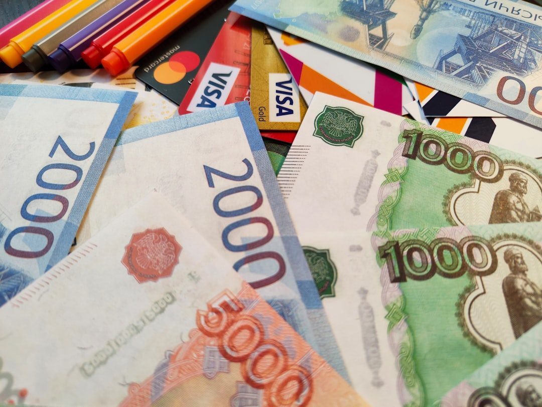 Ruslar, el koyma korkusuyla bankalardan milyarlarca ruble çekiyor