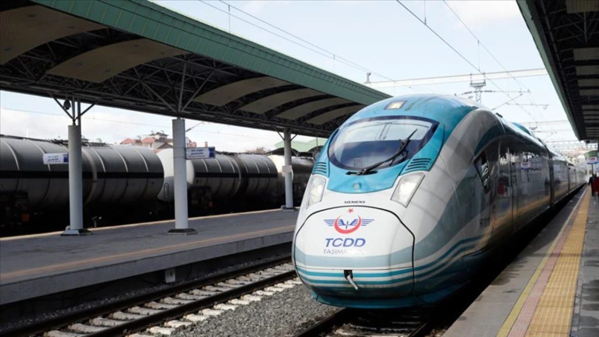Yüksek Hızlı Tren biletlerine yüzde 9 zam gündemde
