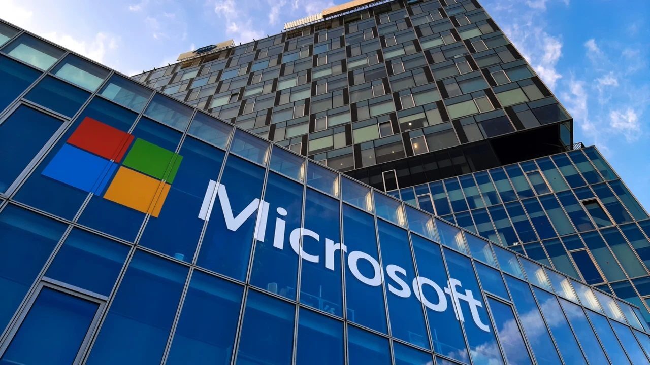 Microsoft, Çin'deki faaliyetlerini kademeli olarak azaltıyor