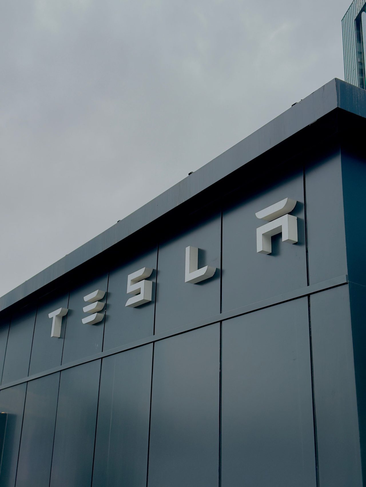 Tesla, FSD güvenlik verilerini 6 Ekim'deki AB oylaması öncesinde yayımladı
